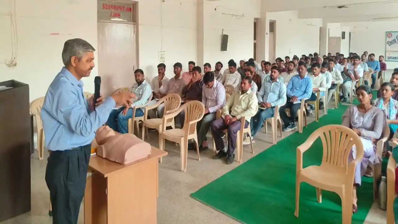 Rewari News – Group 'D' Employees Trained in First Aid; Emphasis Placed on Enhancing Efficiency at DIET Rewari